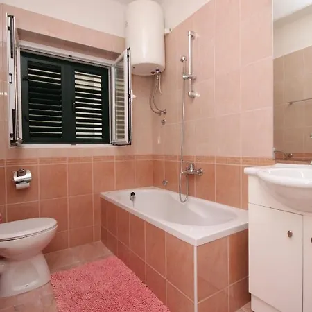 Apartament By The Sea Podgora, Makarska - 6672 Podgora (Split-Dalmatia)